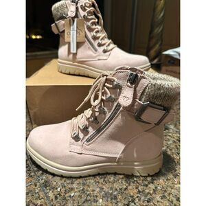NWT Cliffs by White Mountain pale pink boots